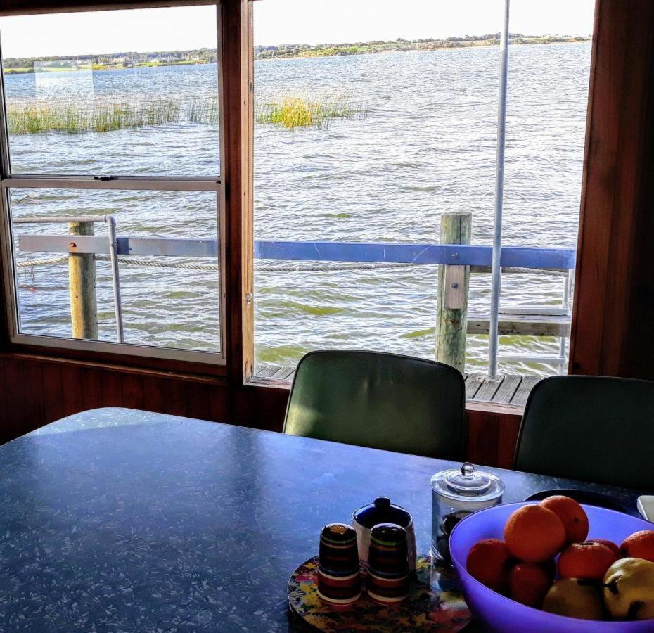 Ps Federal Retreat Paddle Steamer 古尔瓦 外观 照片