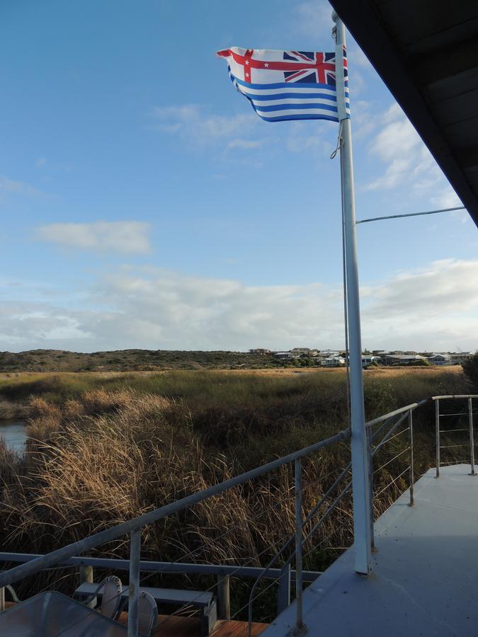 Ps Federal Retreat Paddle Steamer 古尔瓦 外观 照片