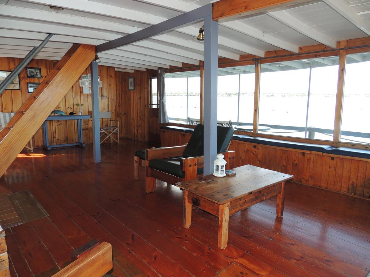 Ps Federal Retreat Paddle Steamer 古尔瓦 外观 照片
